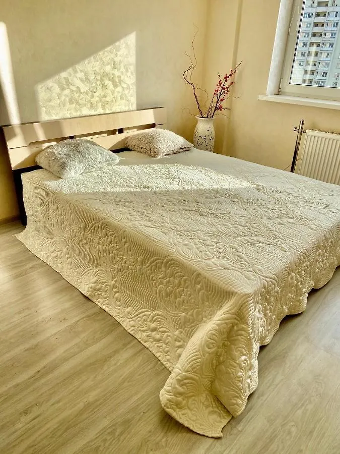 View Fresh Apartment Near The Metro Kijev